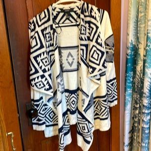 Forever 21 ivory & navy blue design size smal